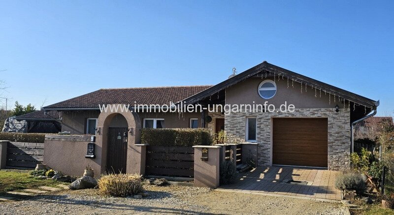 Modernes Niedrigenergie-Familienhaus in Balatonkeresztúr zu verkaufen Modernes Niedrigenergie-Familienhaus in Balatonkeresztúr zu verkaufen