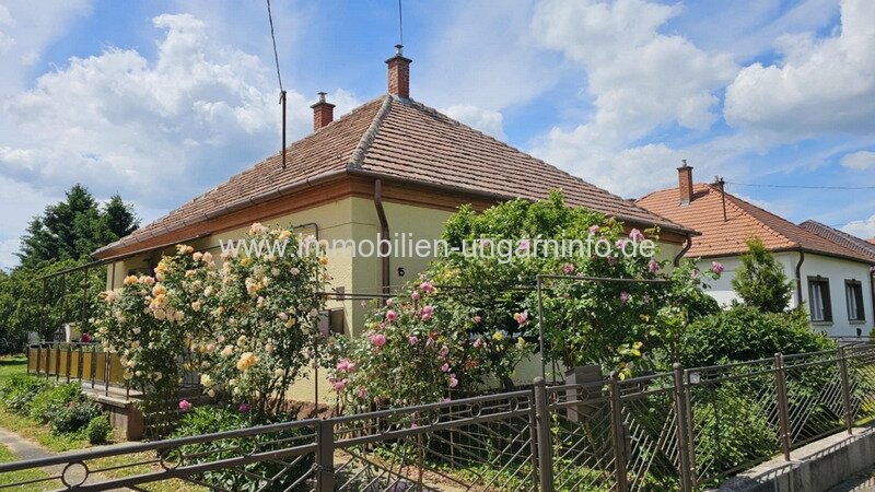 Einfamilienhaus 12 km vom Plattensee Einfamilienhaus 12 km vom Plattensee