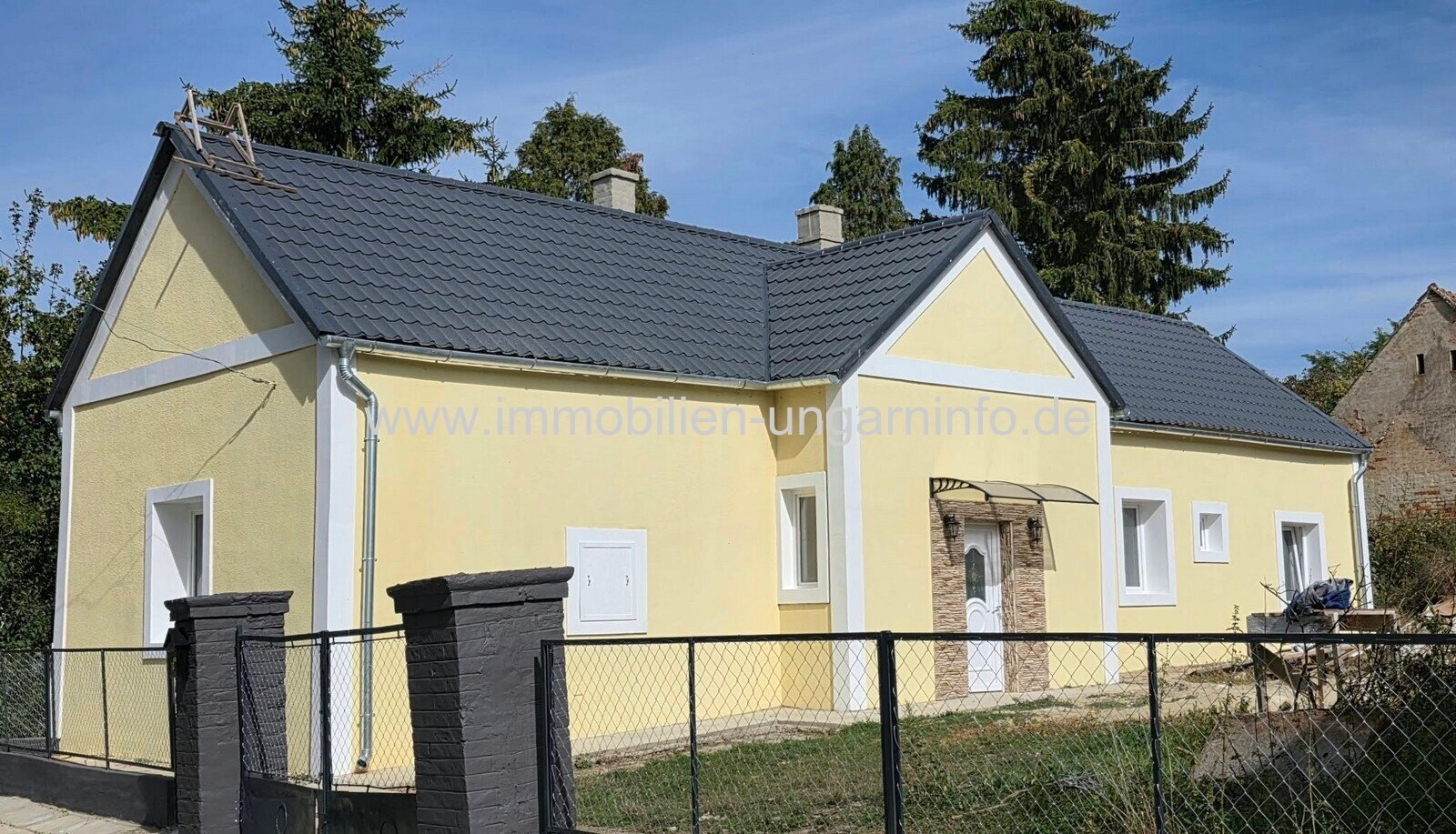 In Szenyér: Sofort bezugsfertiges Einfamilienhaus mit 0,5 Hektar großem Grundstück In Szenyér: Sofort bezugsfertiges Einfamilienhaus mit 0,5 Hektar großem Grundstück